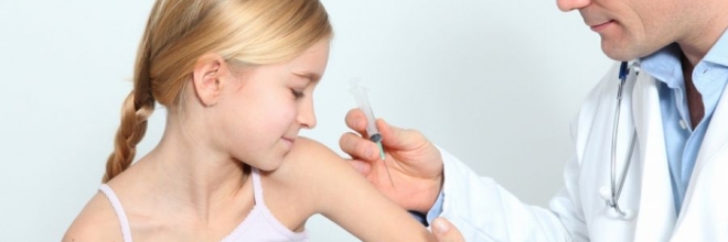 Antecipar ou adiar a vacinação do seu filho é um problema